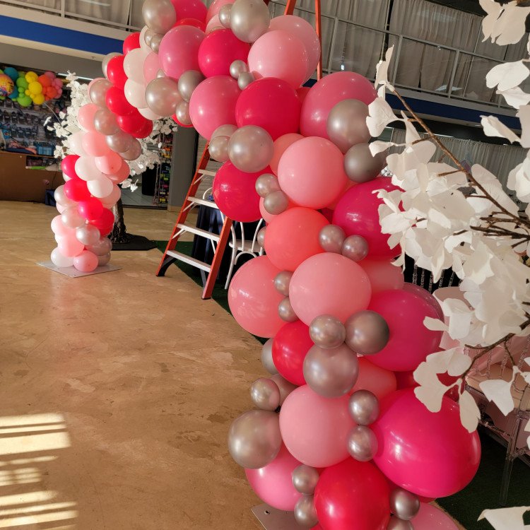 Organic Deco Balloon Sculpture